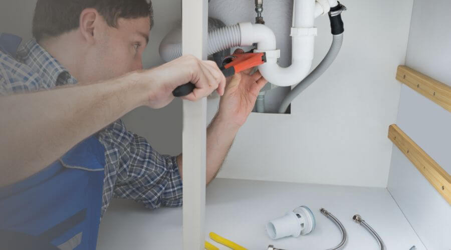 Local expert plumbing services in Lena, IL